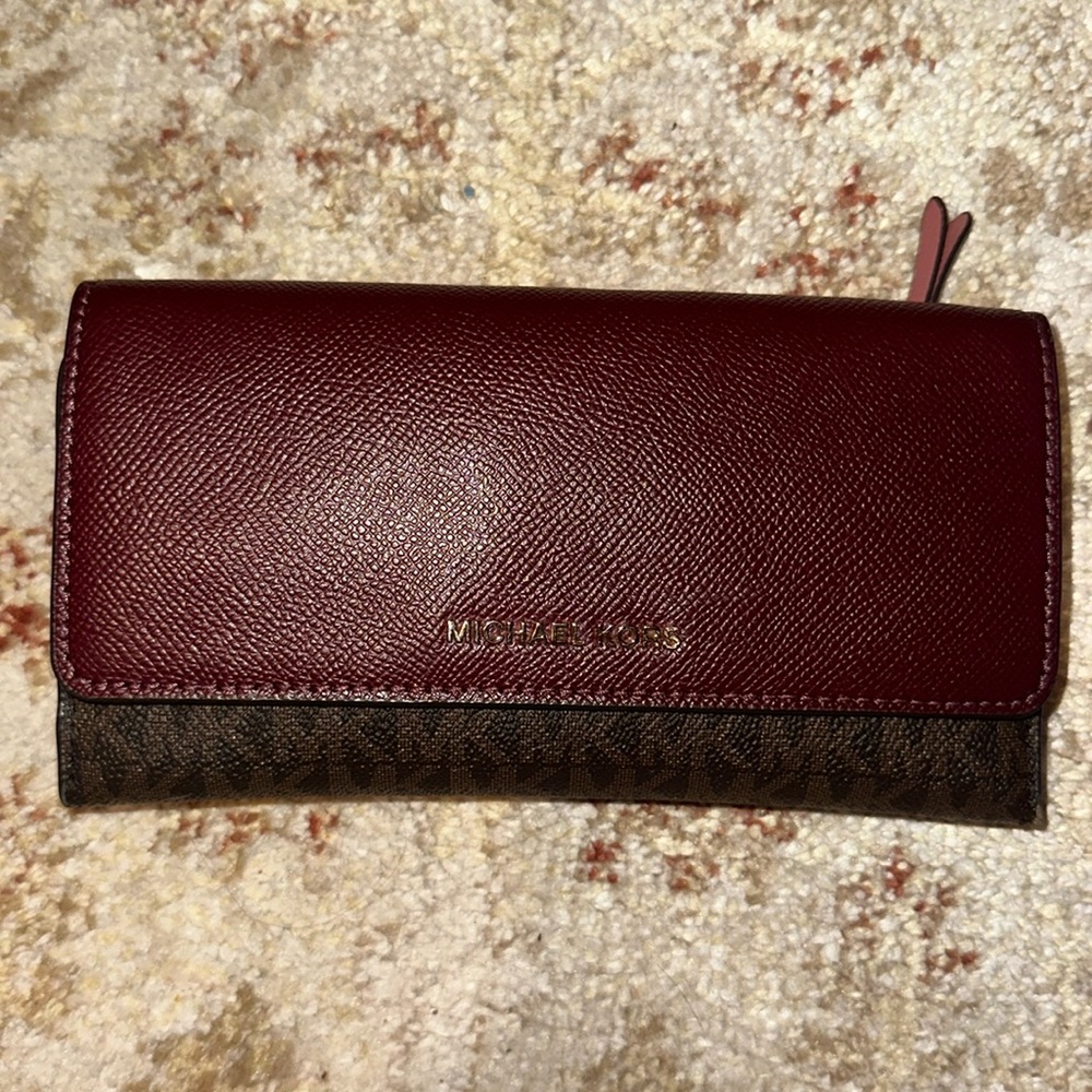 Michael kors wallet with coin pouch